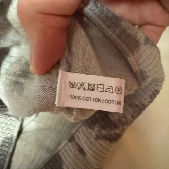 Perfect condition Lisa Todd Pop Star sweater, medium - Picture 6 of 8